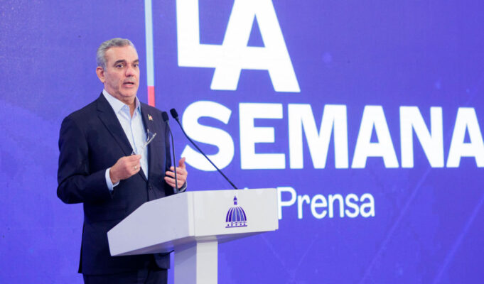 El Presidente Luis Abinader Retira la Reforma Fiscal: Un Acto de Escucha Ante el Clamor Popular