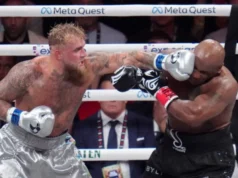 Jake Paul Hace Historia al Derrotar a Mike Tyson en un Combate Inolvidable Jake Paul
