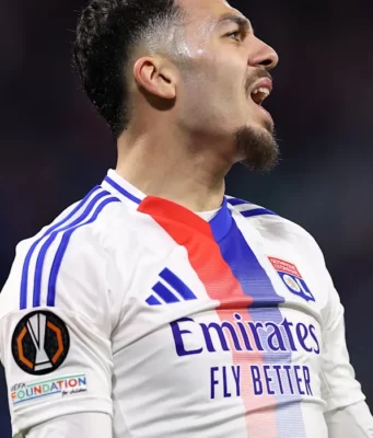 Lyon: Mikautadze se despide entre lágrimas antes de su inminente traspaso al Villarreal Lyon: Mikautadze fait ses adieux en larmes, transfert imminent à Villarreal