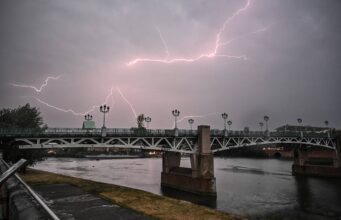 Tormentas eléctricas en Francia: cancelan eventos en Toulouse y 28 departamentos en alerta naranja
