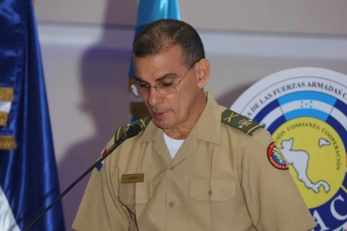 La Romana honra al Mayor General Jorge Iván Camino Pérez durante las Fiestas Patronales 2025