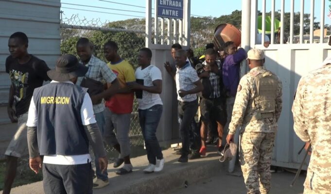 Más de 115 mil haitianos salieron de RD en 2025