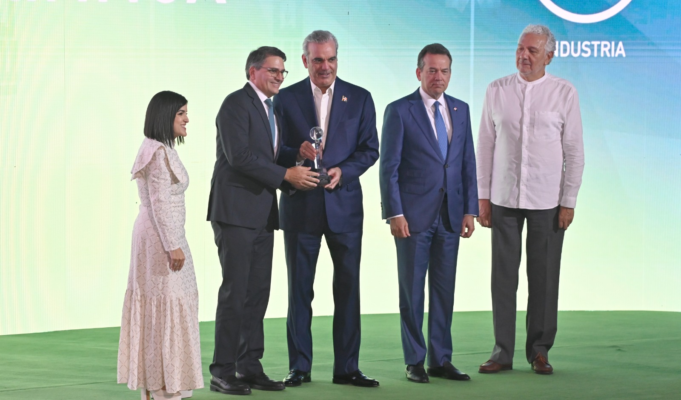 ProDominicana reconoce 11 empresas de inversión extranjera ProDominicana reconoce 11 empresas de inversión extranjera