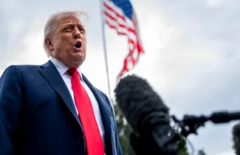 Trump demanda al The New York Times por 15,000 millones