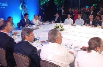 Turismo aporta US$9 billones a RD, afirma economista