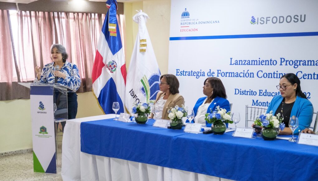 Principal. Vicerrectora de Investigación y Postgrado del ISFODOSU, Mtra. Andrea Paz, ofrece palabras de apertura al evento