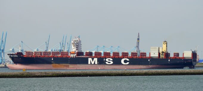 MSC Sasha en Europoort — kees torn, 2016 Portacontenedores MSC Sasha en Europoort, Róterdam, fotografía de archivo de agosto de 2016