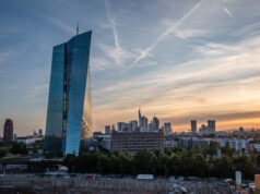 BCE: la banca de la eurozona endurece el crédito a empresas y al consumo Sede principal del Banco Central Europeo en Fráncfort al atardecer, fotografiada el 4 de julio de 2019.