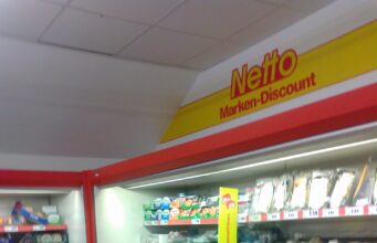 La renta real por habitante de los hogares sube un 0,1% en la UE Interior de un supermercado en Alemania, fotografía de archivo de agosto de 2016
